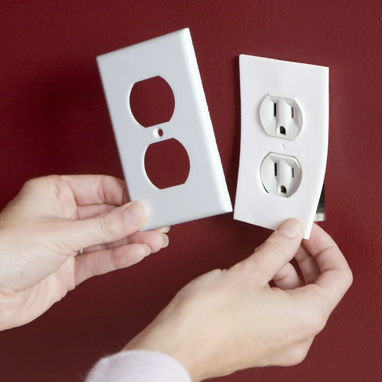 Installing outlet insulation gasket